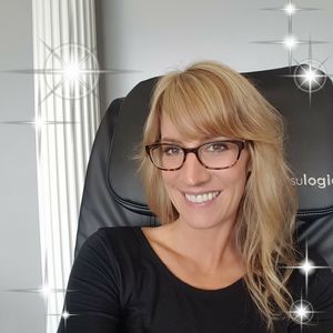 Meet your Posher, Caroline